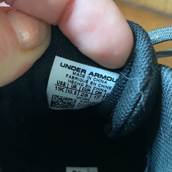 Under Armour Baseball Cleats - Picture 5 of 6